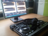 noeltouw-s-DJ-Booth-Nov-10